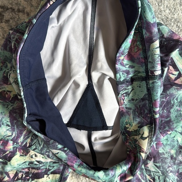 Lululemon Run Inspire Crop II *All Full-On Luxtreme - Picture 4 of 7